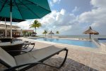 Infinity pool